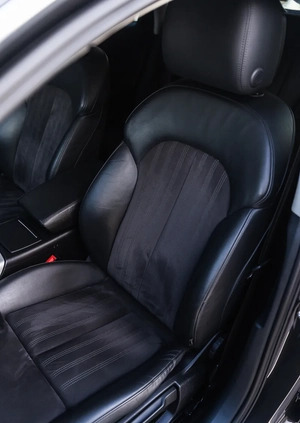 Audi A6 cena 83900 przebieg: 199200, rok produkcji 2015 z Knurów małe 781